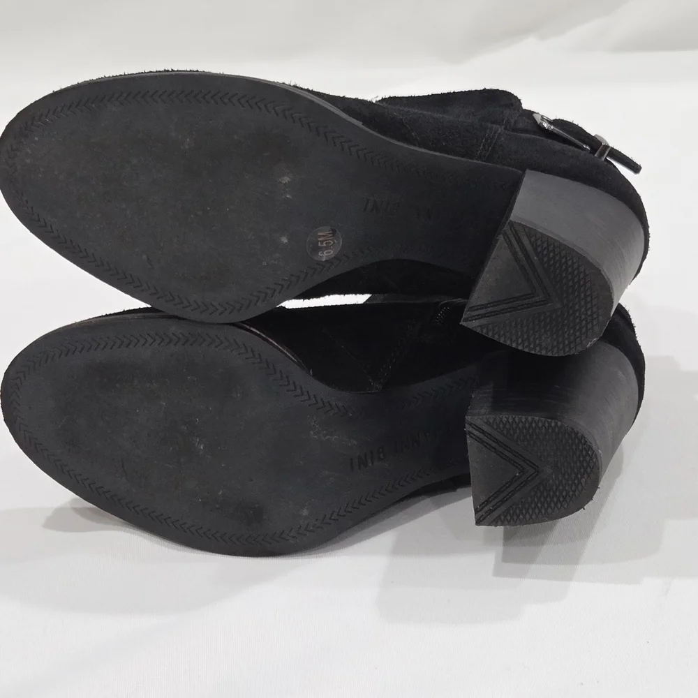 Gianni Bini Block Heel Ankle Boots / Booties